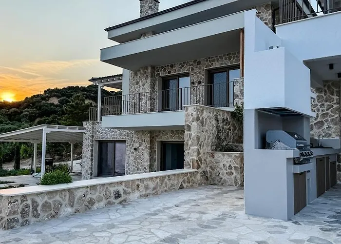 Eosea Selene Villa
