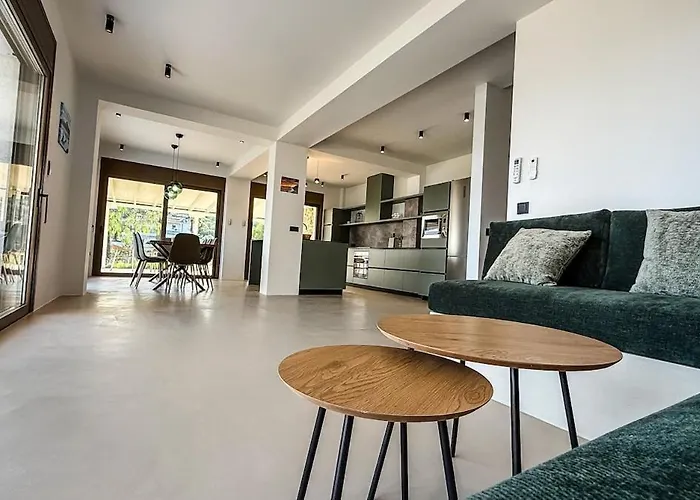 Eosea Selene Villa Jeriszósz