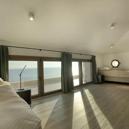 Eosea Selene Βίλα